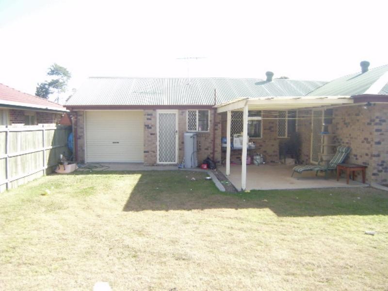 2 Maple  Ave, Camira QLD 4300