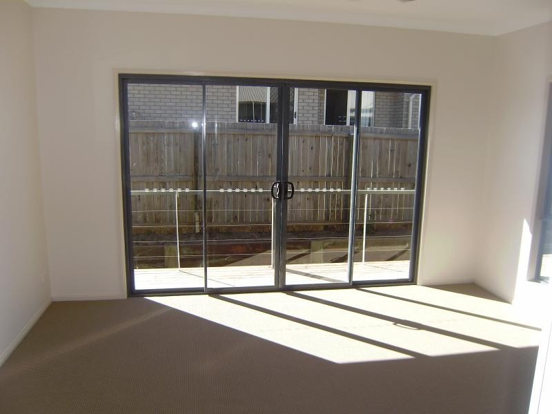 8 Claydon  Pl, Rosewood QLD 4340