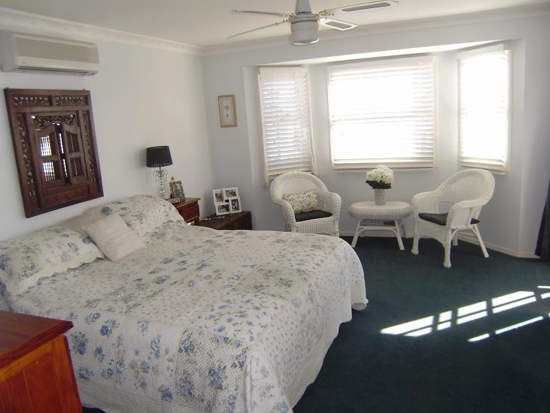 6 Chateau St, Springfield Lakes QLD 4300