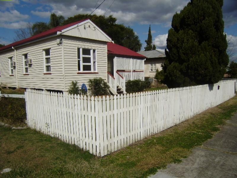 154a South Station  Rd, Silkstone QLD 4304