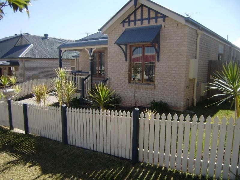 22 Glen Echo   St, Springfield Lakes QLD 4300