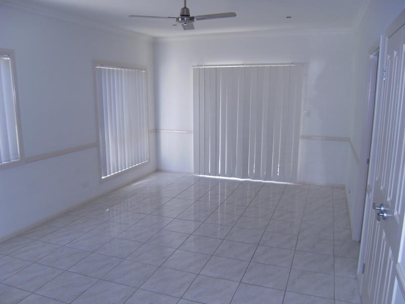 22 Glen Echo   St, Springfield Lakes QLD 4300