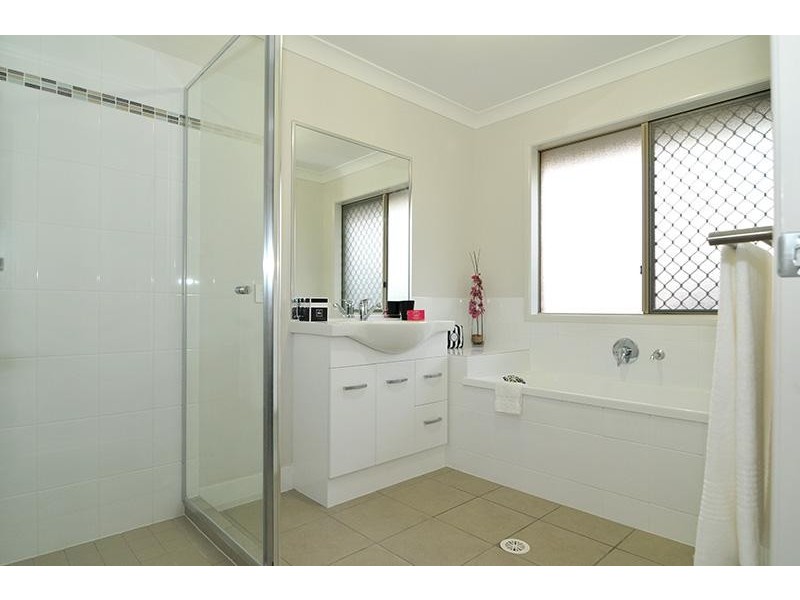 9 Timberlake  Pl, Springfield Lakes QLD 4300