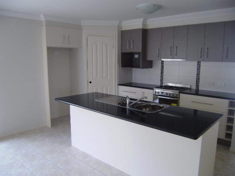 24 Wimbleton St, Springfield Lakes QLD 4300