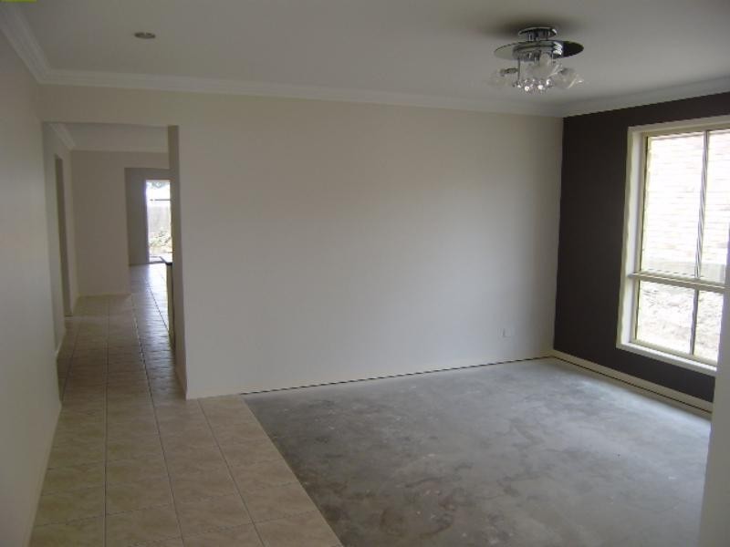 24 Wimbleton St, Springfield Lakes QLD 4300