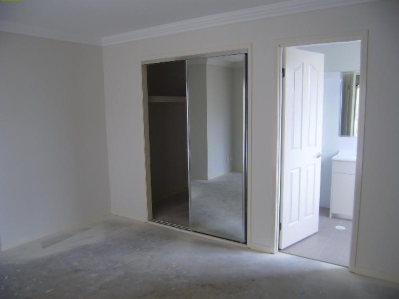 24 Wimbleton St, Springfield Lakes QLD 4300