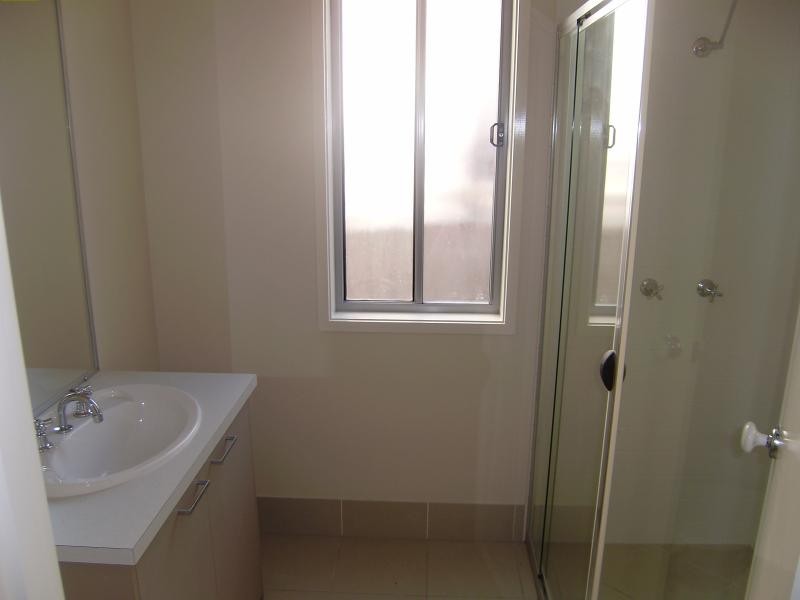 12 Hyde Ave, Springfield Lakes QLD 4300