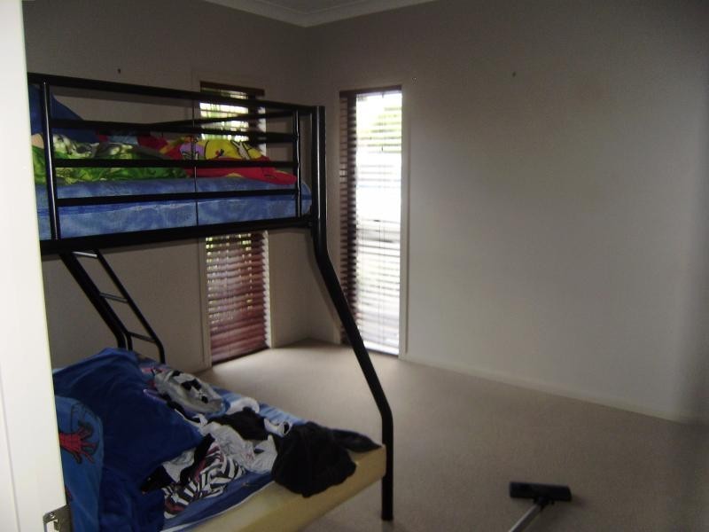 21 Burlington  Tce, Springfield Lakes QLD 4300