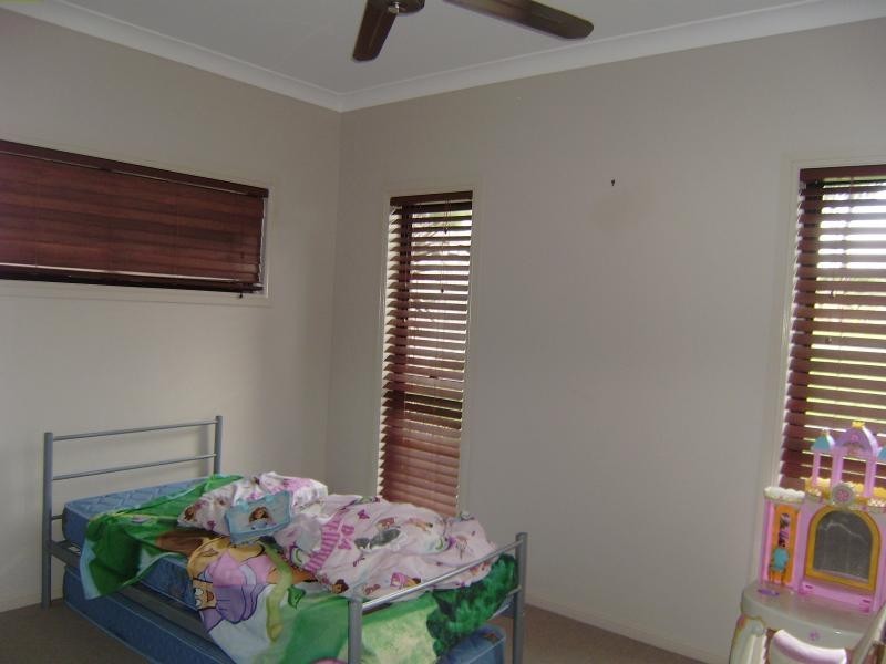 21 Burlington  Tce, Springfield Lakes QLD 4300