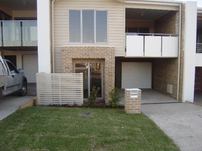 19 & 21 Hookes  Tce, Springfield Lakes QLD 4300