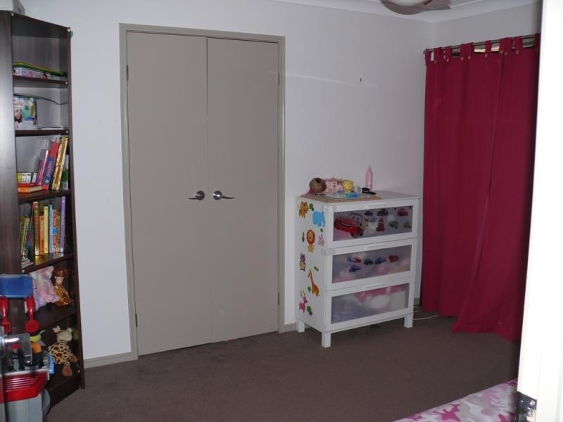 52 Creekside  Dr, Springfield Lakes QLD 4300