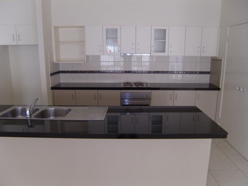 8 Ash Ave, Springfield Lakes QLD 4300