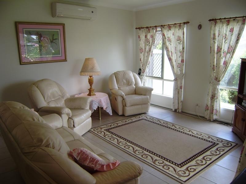 9 Turqouise Cres, Springfield Lakes QLD 4300