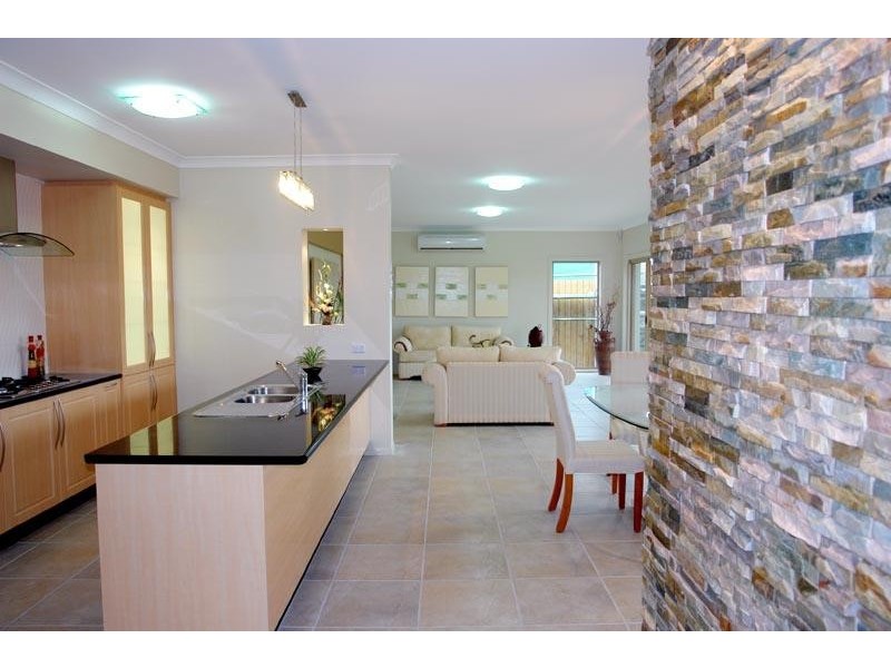 13 Atlantic Ave, Springfield Lakes QLD 4300
