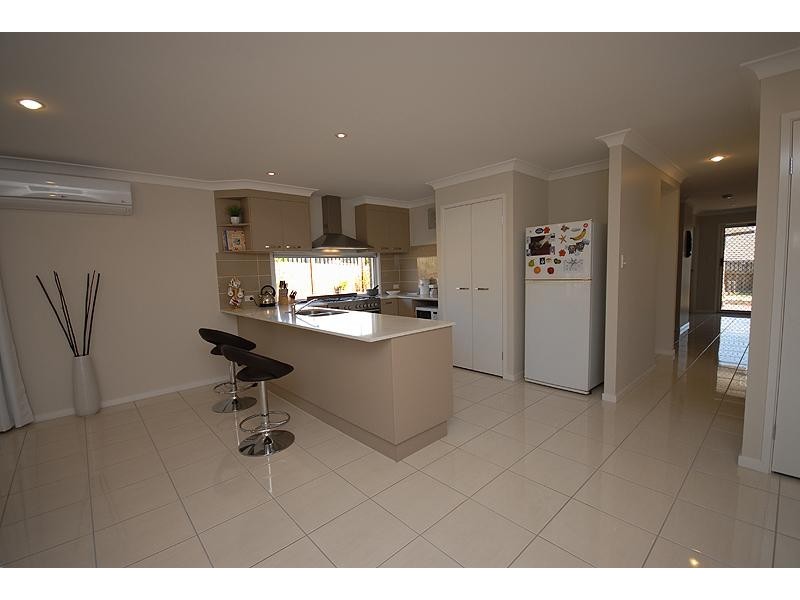53 Rasmussen Cres, Redbank Plains QLD 4301