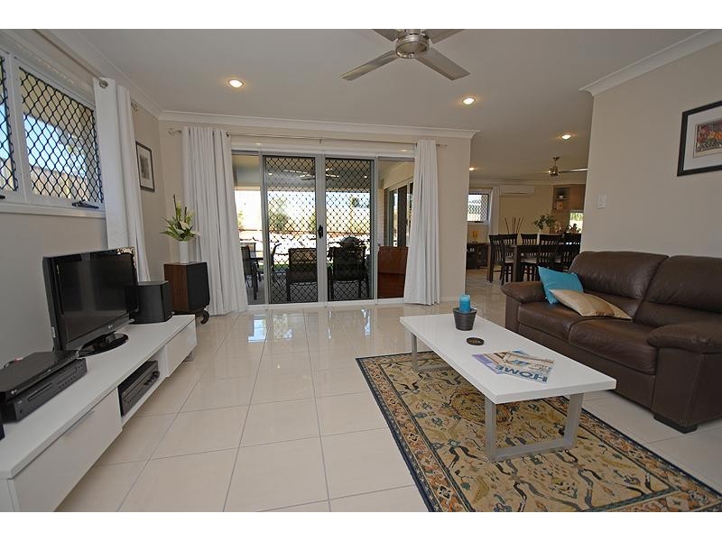 53 Rasmussen Cres, Redbank Plains QLD 4301