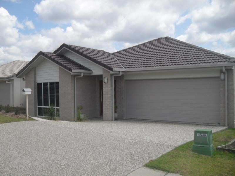 8 Shallow Bay Dr, Springfield Lakes QLD 4300