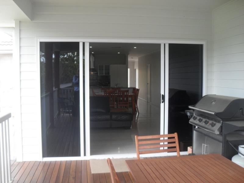 8 Shallow Bay Dr, Springfield Lakes QLD 4300