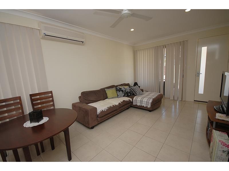 18 Yellowstone Way, Springfield Lakes QLD 4300