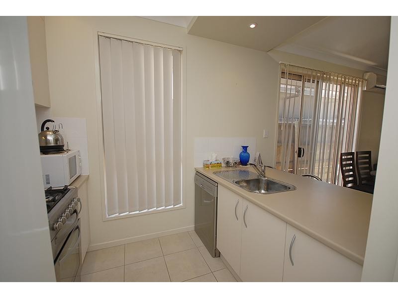 18 Yellowstone Way, Springfield Lakes QLD 4300