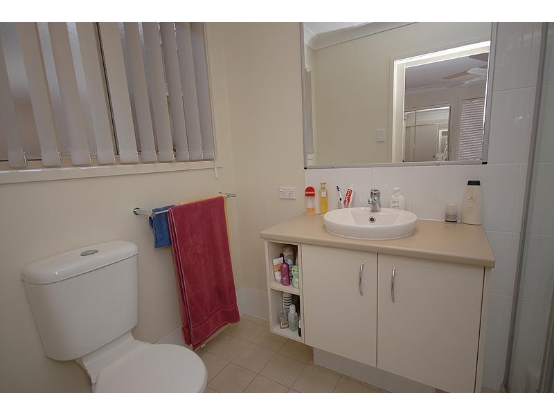 18 Yellowstone Way, Springfield Lakes QLD 4300
