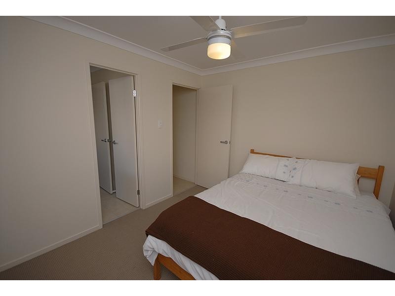 18 Yellowstone Way, Springfield Lakes QLD 4300
