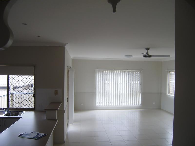 15 Violet Ave, Springfield Lakes QLD 4300