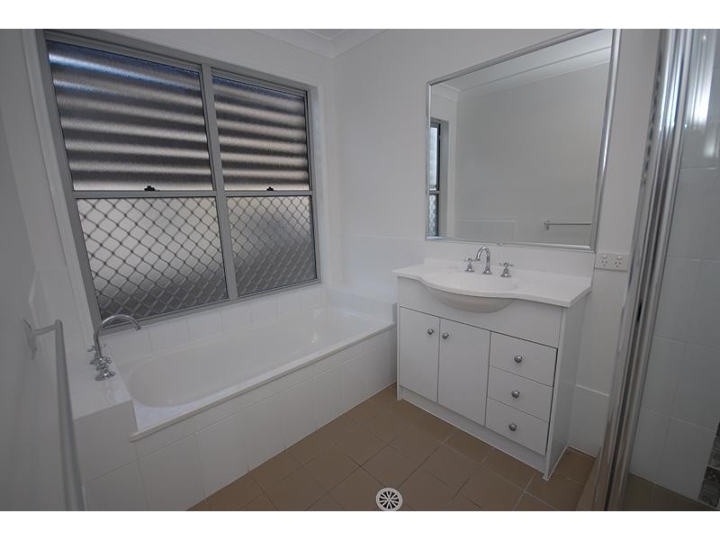 18 The Reach  Ct, Springfield Lakes QLD 4300