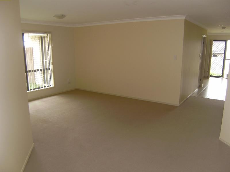 16 Darter Pl, Springfield Lakes QLD 4300