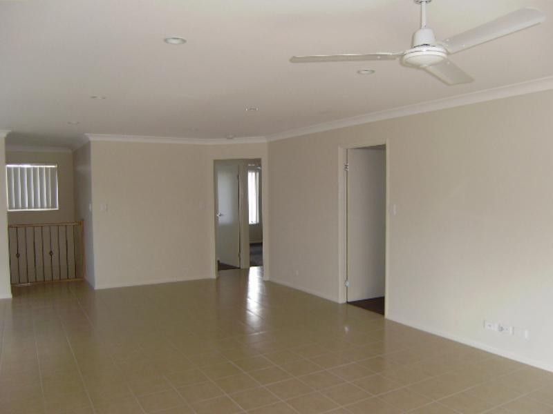 11 Shearwater Tce, Springfield Lakes QLD 4300