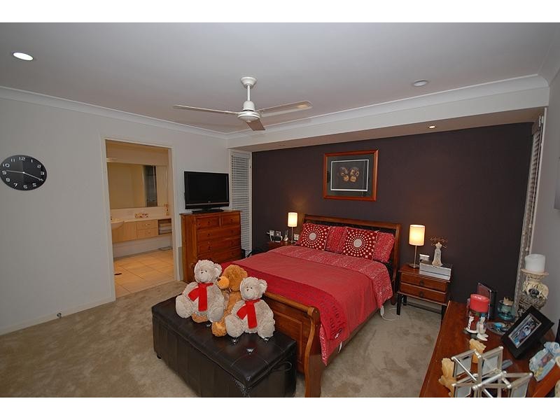 38  Summit Dr, Springfield Lakes QLD 4300