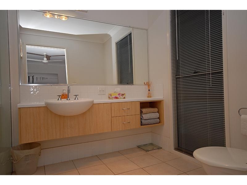 38  Summit Dr, Springfield Lakes QLD 4300