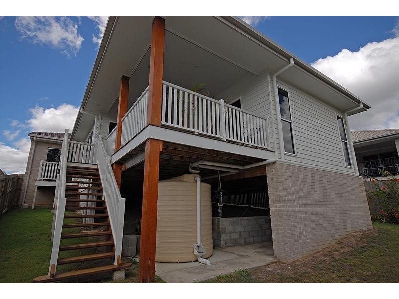 8 Shallow Bay Dr, Springfield Lakes QLD 4300