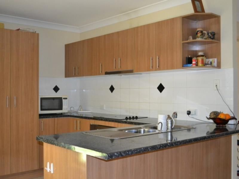 15 Oak Leaf  St, Springfield Lakes QLD 4300