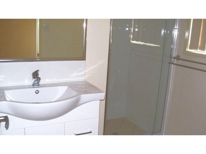 15 Oak Leaf  St, Springfield Lakes QLD 4300