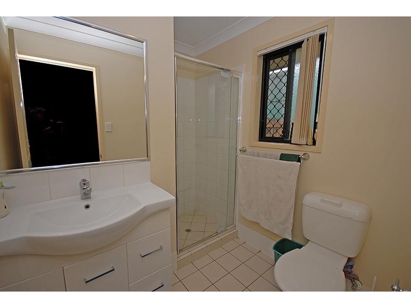 15 Oak Leaf  St, Springfield Lakes QLD 4300