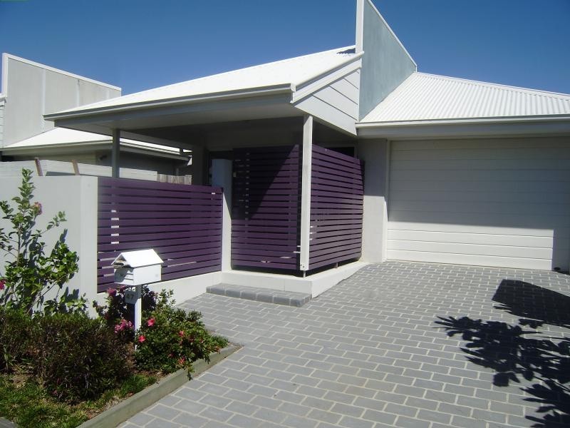 47 Creekside Dr, Springfield Lakes QLD 4300