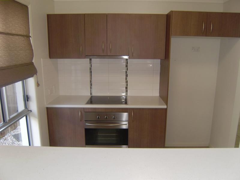 47 Creekside Dr, Springfield Lakes QLD 4300