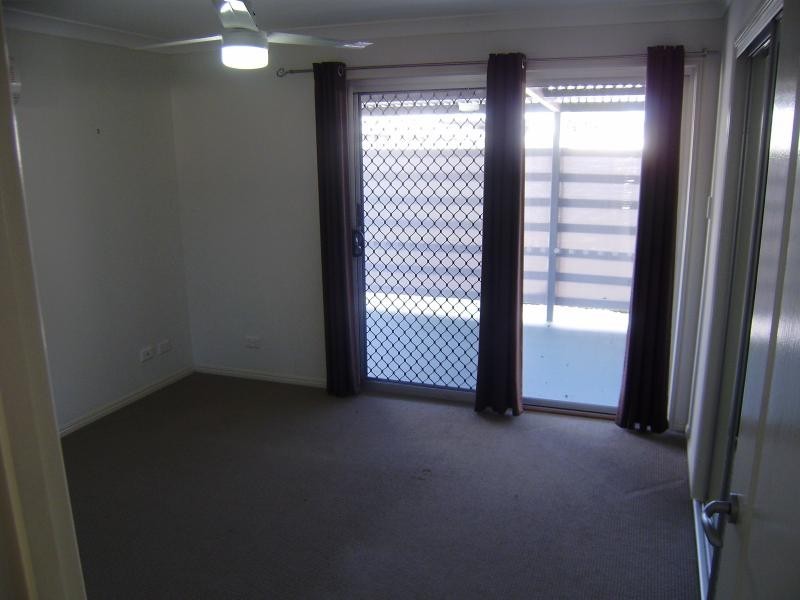 47 Creekside Dr, Springfield Lakes QLD 4300