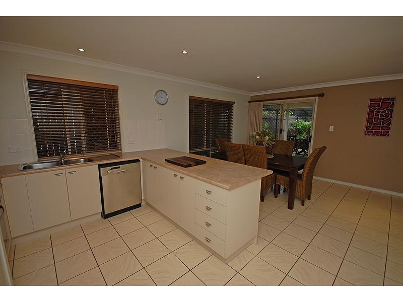 8 Neptune  St, Springfield Lakes QLD 4300