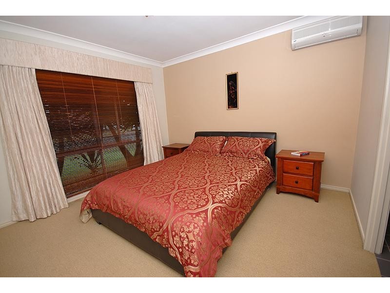 8 Neptune  St, Springfield Lakes QLD 4300