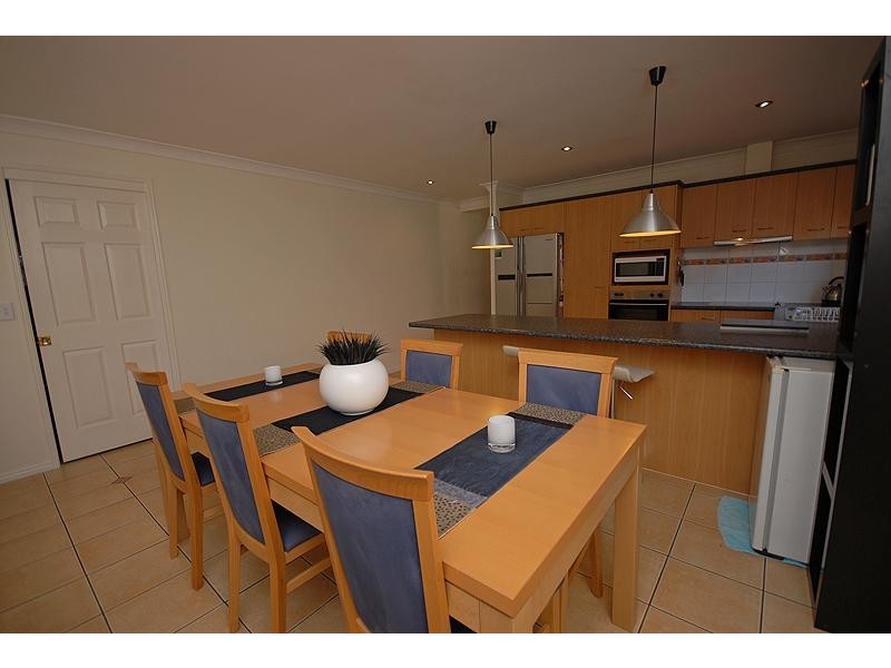 15 Berkshire Pl, Springfield Lakes QLD 4300