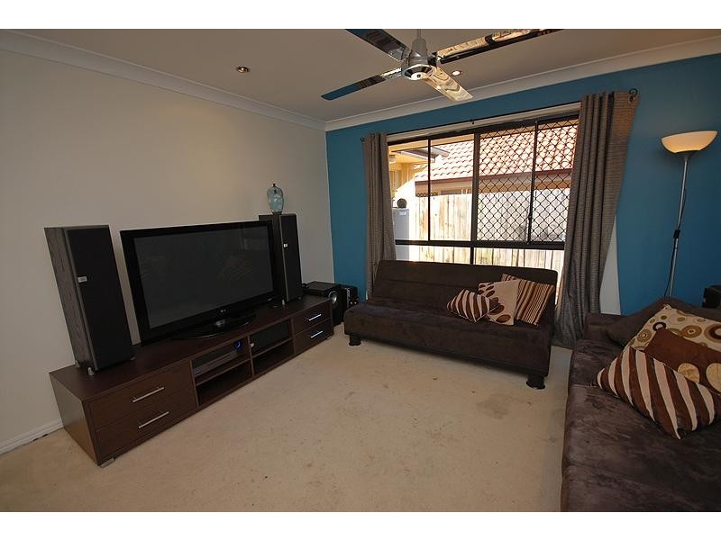 15 Berkshire Pl, Springfield Lakes QLD 4300