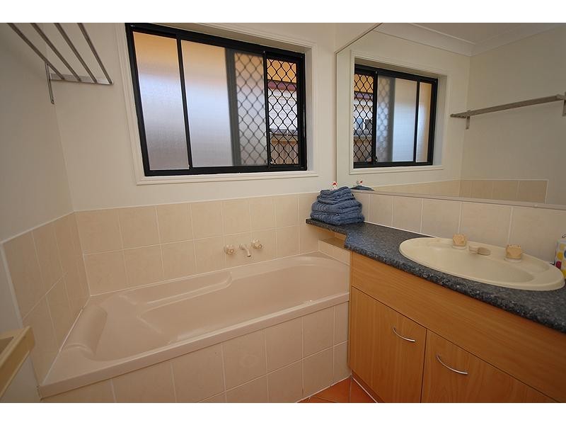 15 Berkshire Pl, Springfield Lakes QLD 4300