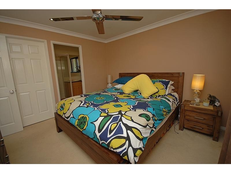 15 Berkshire Pl, Springfield Lakes QLD 4300