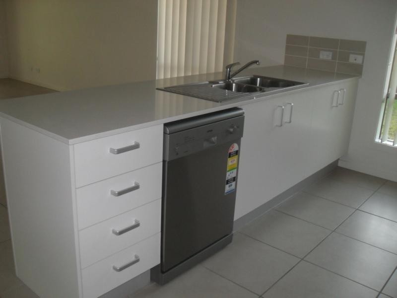 20 Leon Capra  Dr, Augustine Heights QLD 4300