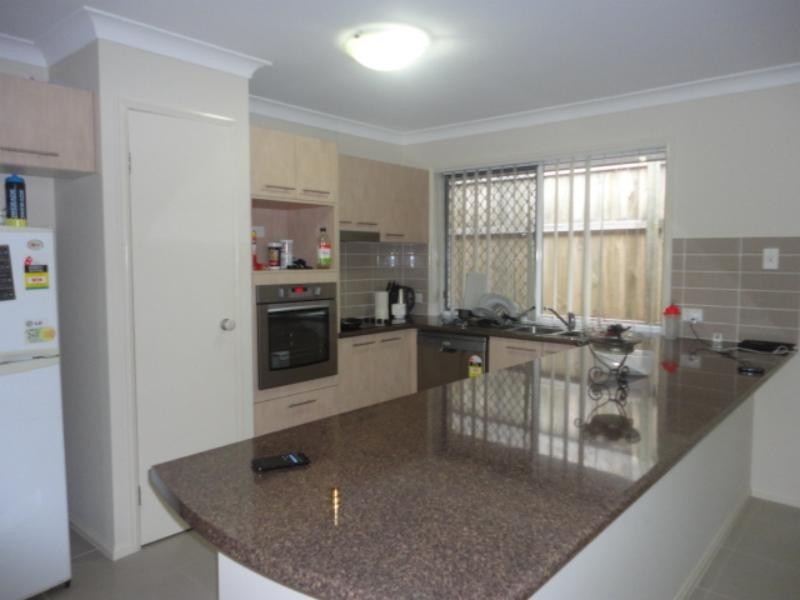 17 Hyde  Ave, Springfield Lakes QLD 4300