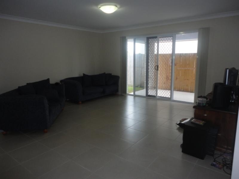 17 Hyde  Ave, Springfield Lakes QLD 4300