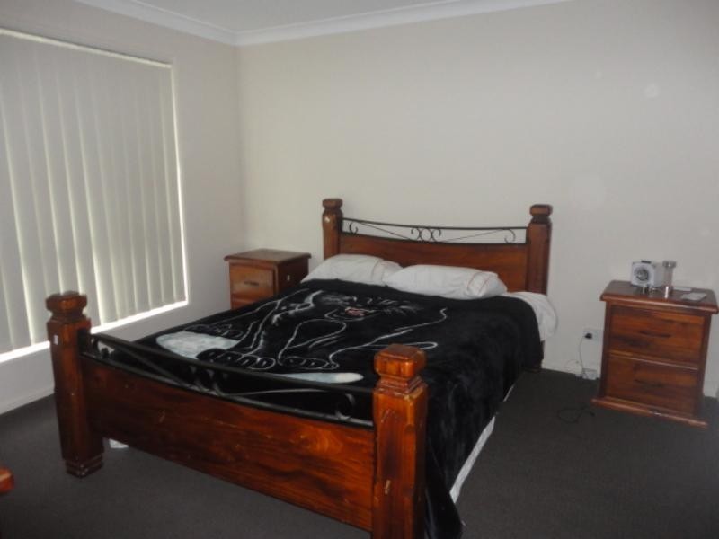 17 Hyde  Ave, Springfield Lakes QLD 4300