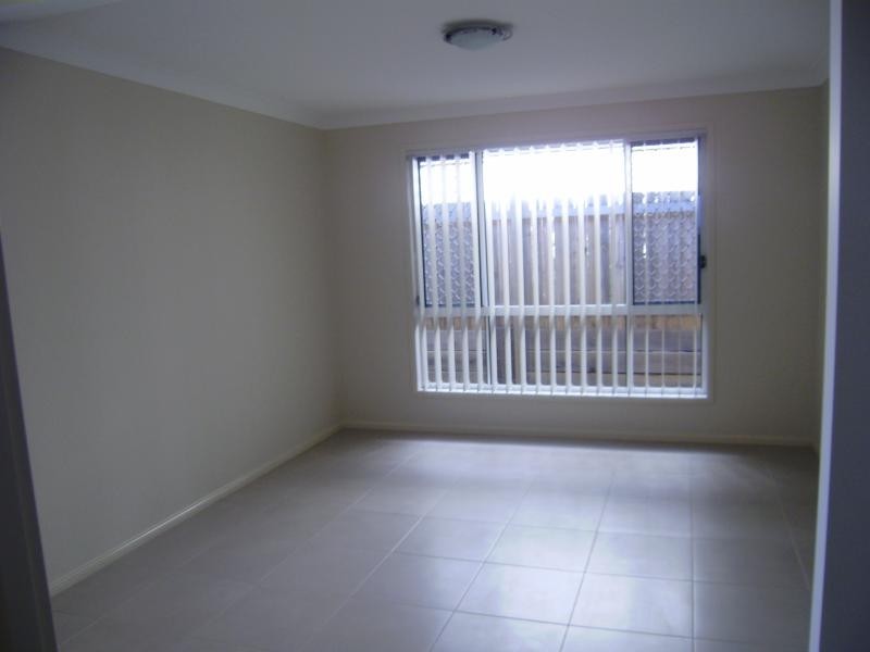 17 Hyde  Ave, Springfield Lakes QLD 4300